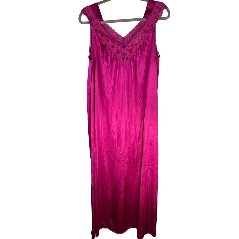 Vanity Fair fuchsia pink vintage satin nightgown delicate lace v-neckline L